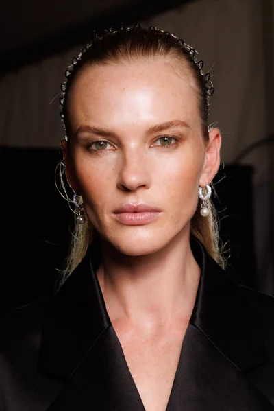 Look 15